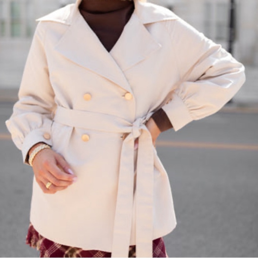 Pink lily trench coat 🧥